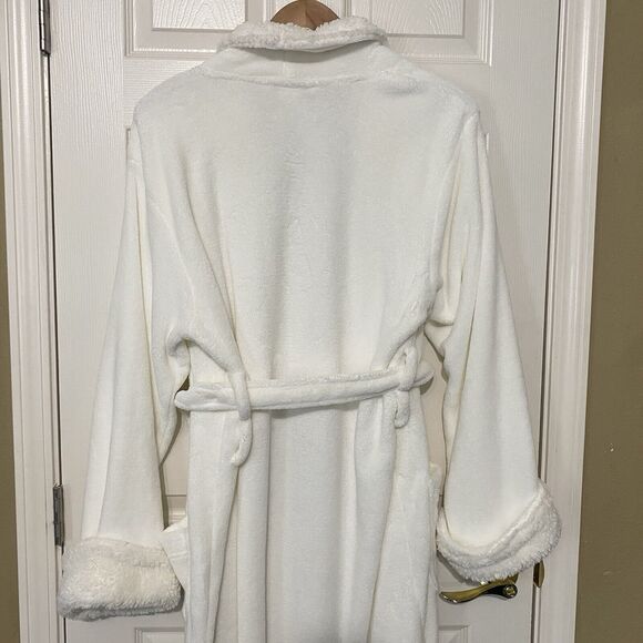 Pottery Barn Womens Size Large Soft Plush Robe Belted Long Sleeve White Cozy - Picture 9 of 13